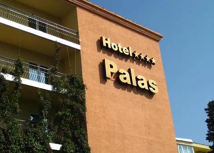 Hotel Palas Hotel