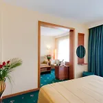 מלון Hotel Palas מאמאיה
