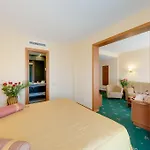 Hotel Palas מלון
