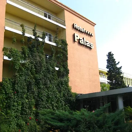 Hotel Palas 4* מאמאיה
