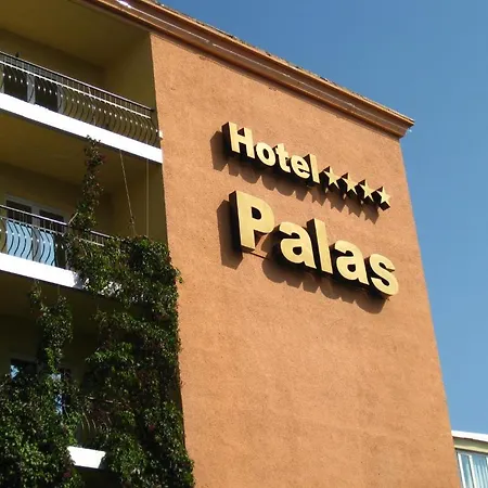 Hotel Palas מלון
